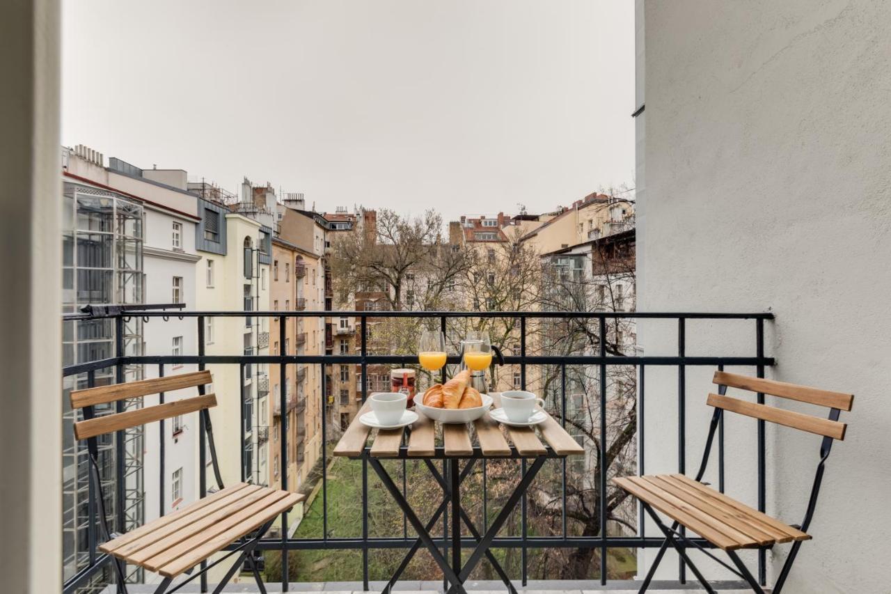 Jt'S Apartments Spanelska Str. ปราก ภายนอก รูปภาพ